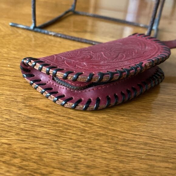 Vintage tooled Floral Coin Purse EUC. - Picture 4 of 7